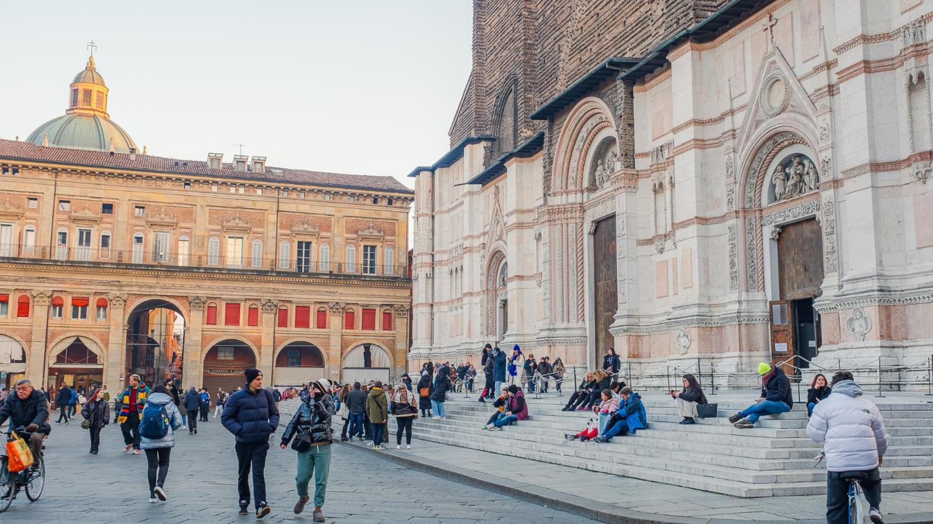 Piazza Grande - Italian Homing Apartment Bologna Luaran gambar
