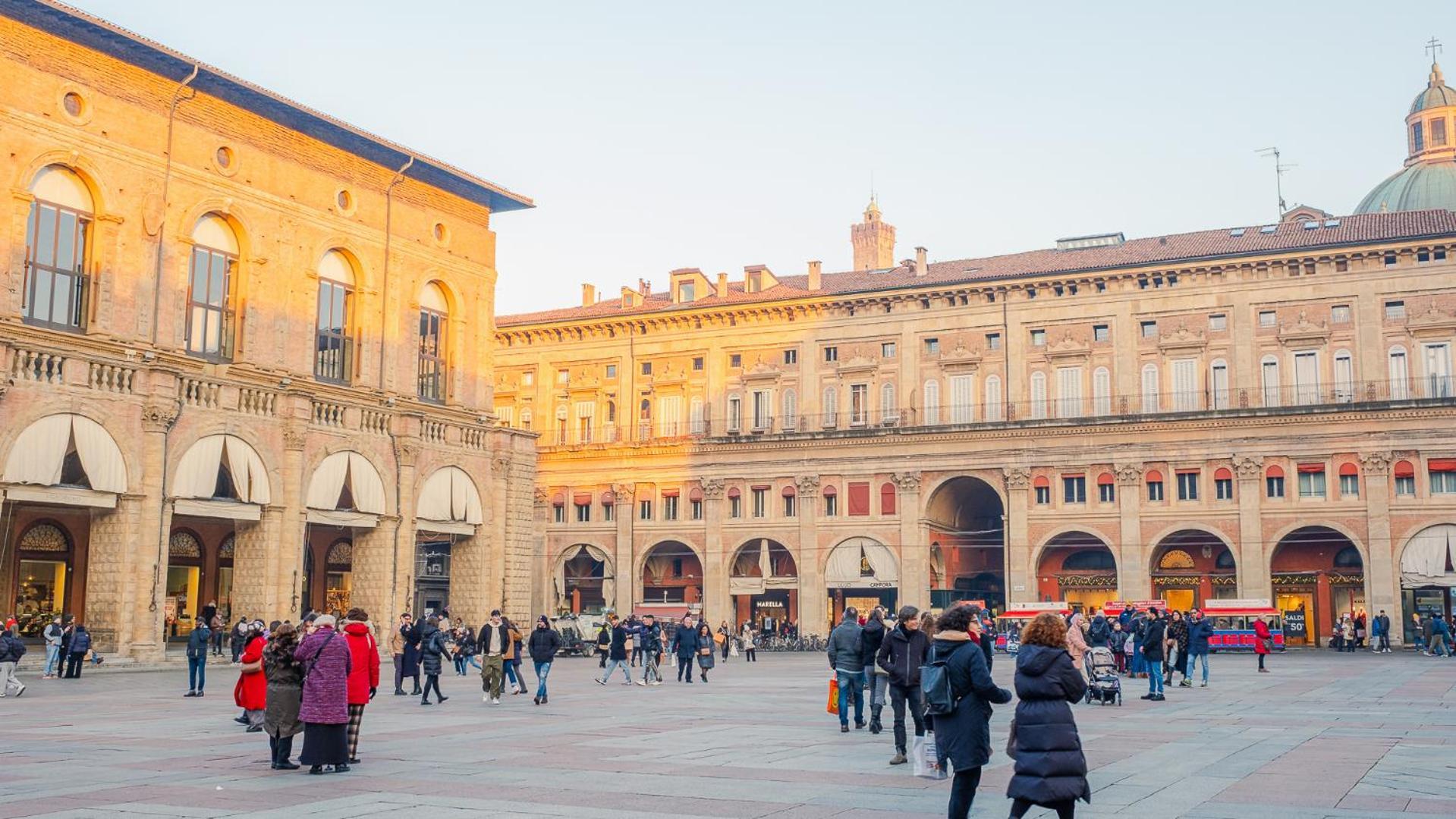 Piazza Grande - Italian Homing Apartment Bologna Luaran gambar