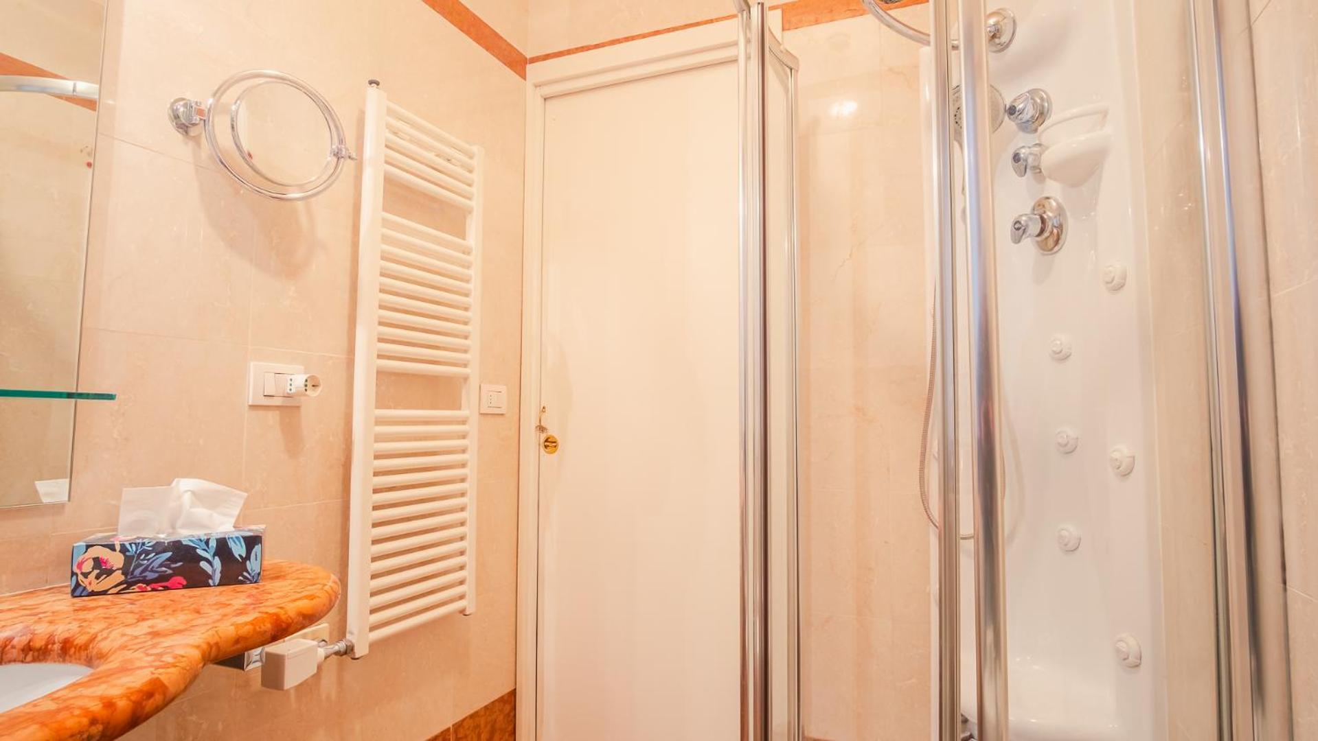 Piazza Grande - Italian Homing Apartment Bologna Luaran gambar